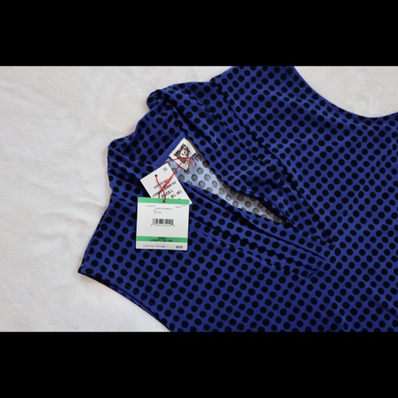 Anne Klein. Sleeveless top. Suit separates. - Picture 4 of 5